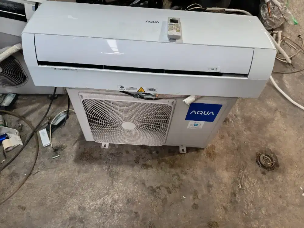 AC aqua 2pk kondisi istimewa