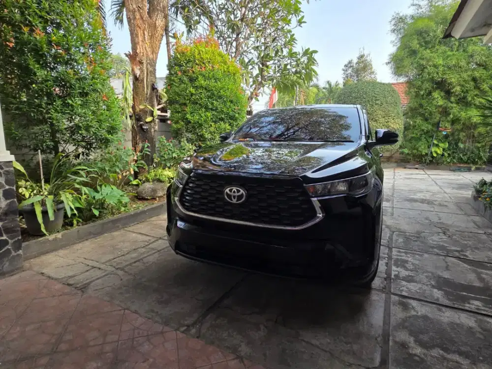 InnovaZenix G Hybrid 2024