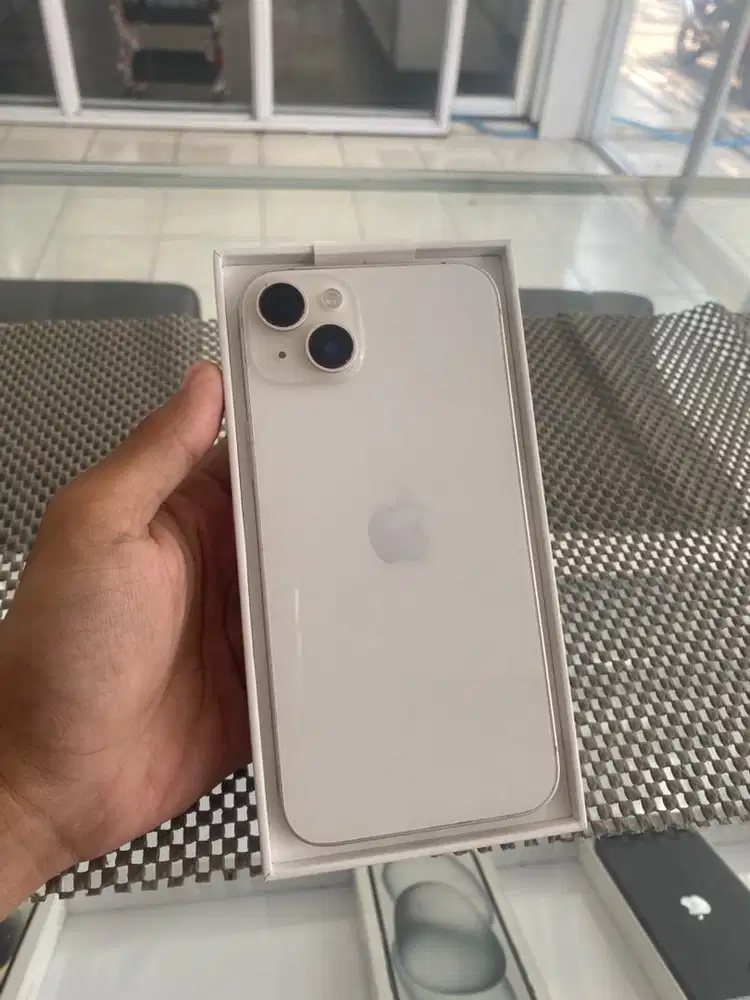 iPhone 14 plus white