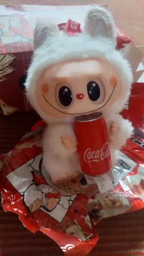 Boneka Labubu Cocacola Limited Edition
