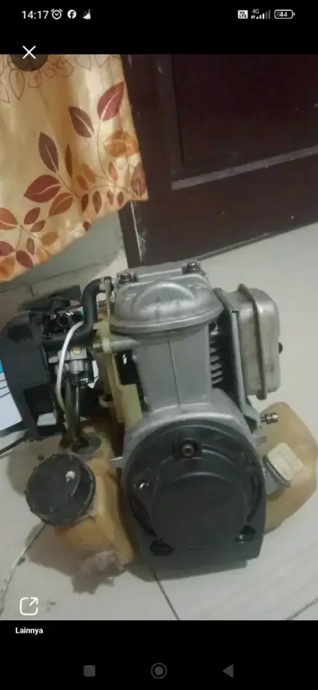 Mesin rumput 50cc 4-T merk honda