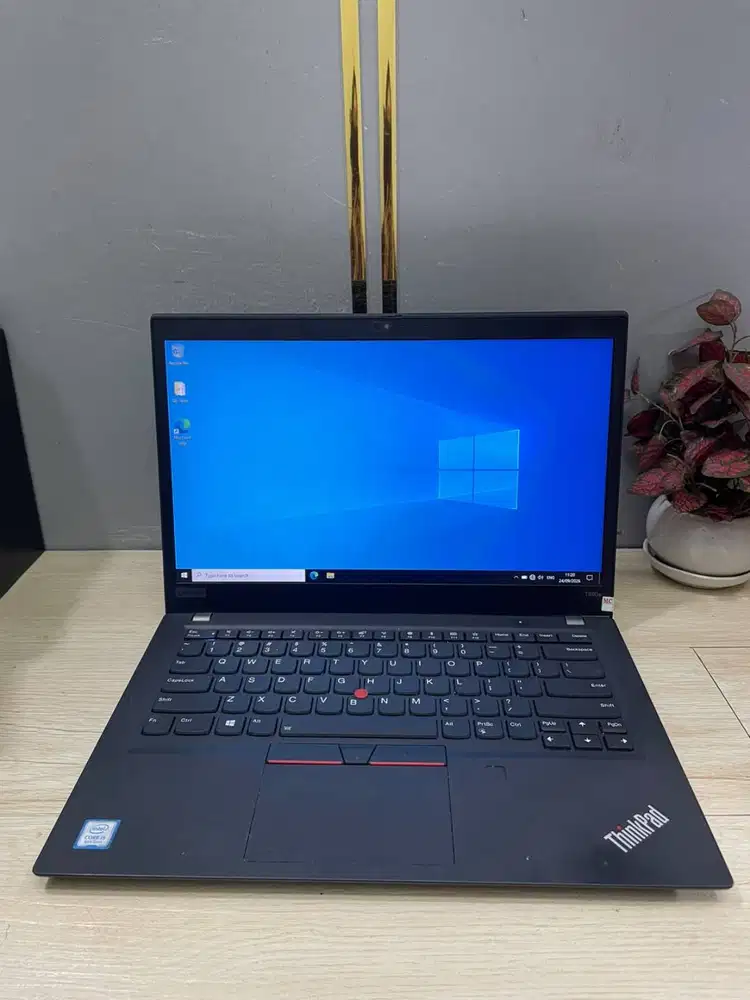LENOVO THINKPAD T490S CORE I5 GEN8 SSD 256GB LAYAR 14 INCH *ET