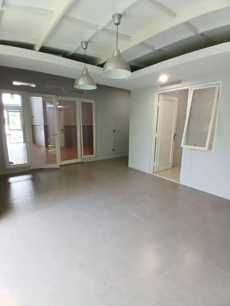 Dijual Rumah Semi Furnished di Kota Baru Parahyangan