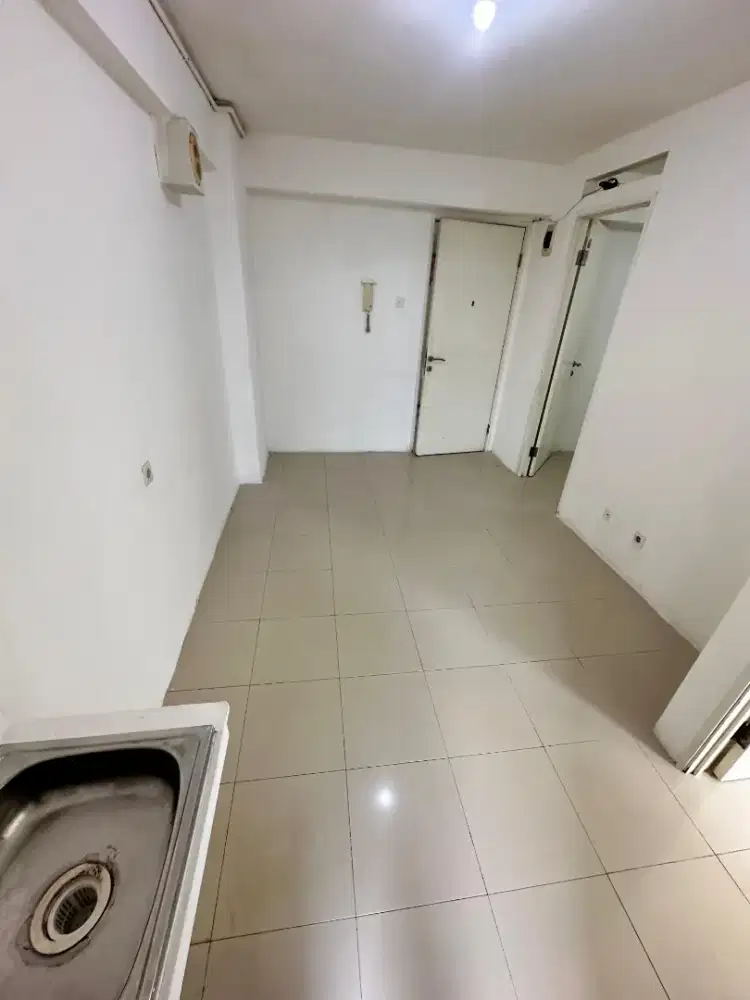 Jual 2 kamar kosongan atas Mall Tower C apartemen Bassura, SHM