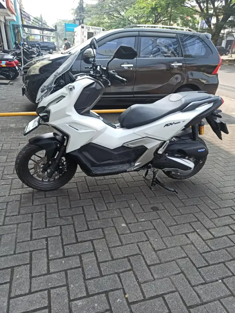 ADV CBS 2025 mulus kumplit km 2 ribu