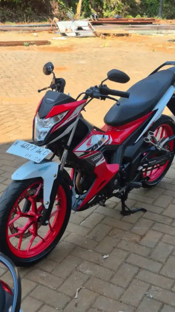 Honda Sonic 150R Warna Racing Red