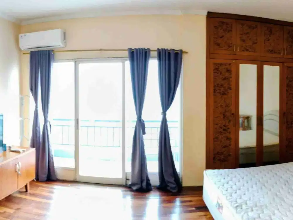 Apartment Studio Furnished di Poins Square Lebak Bulus, Selangkah ke MRT
