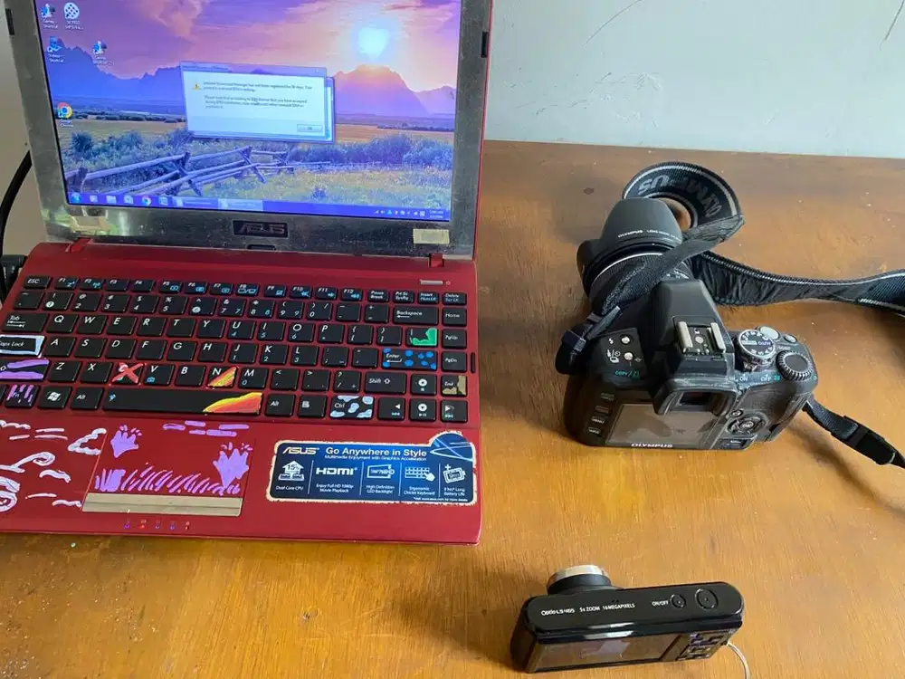 Kamera dan laptop