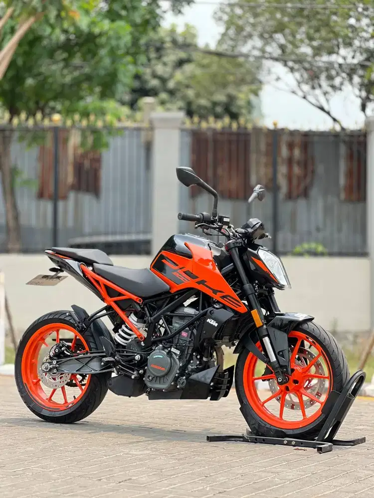 KTM DUKE 200 ABS 2023 ORANGE KM 2K PAJAK PANJANG TANPA PR