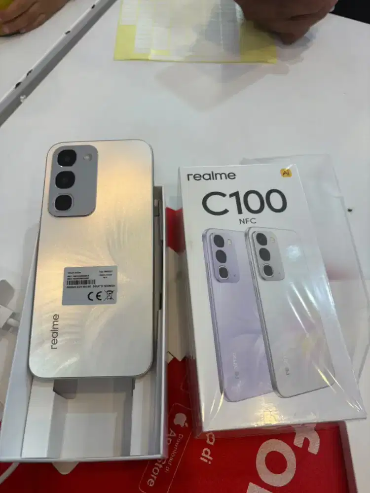 NEW REALME C100O