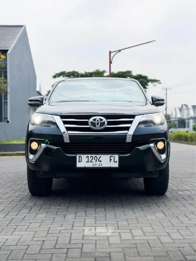 FORTUNER VRZ 2.4 AT 2016
km 180rb