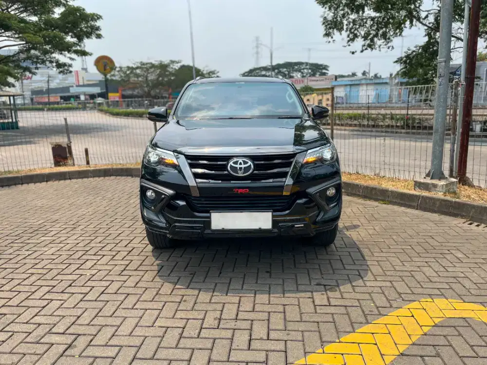 TOYOTA FORTUNER VRZ TRD 2.4 AT 2019