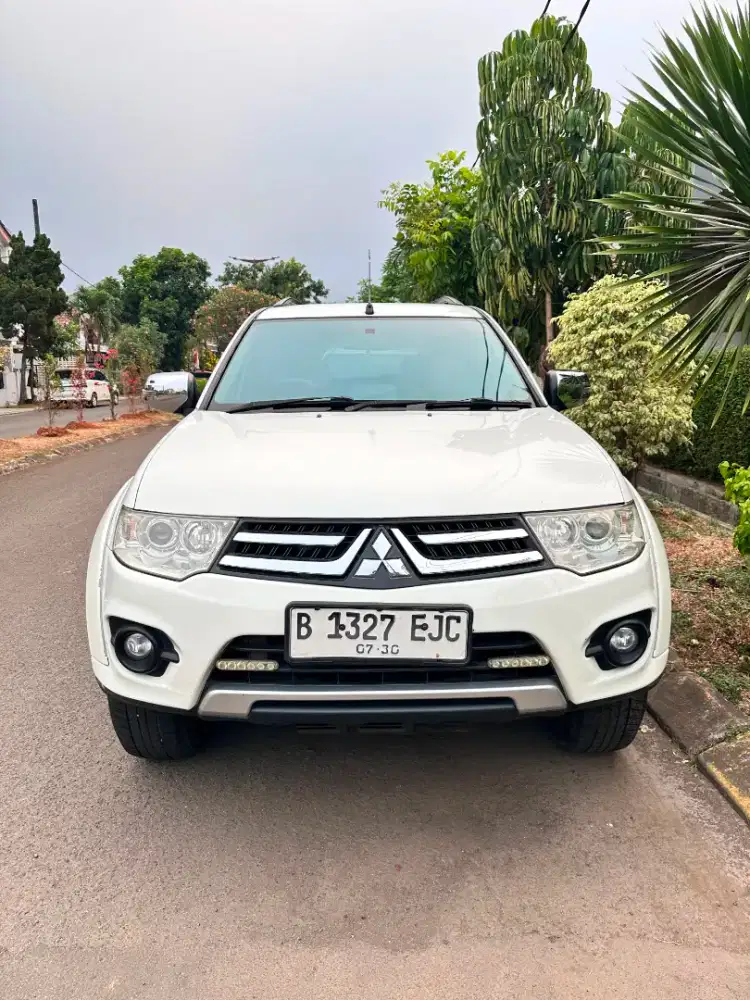 Mitsubishi Pajero Exceed 2015