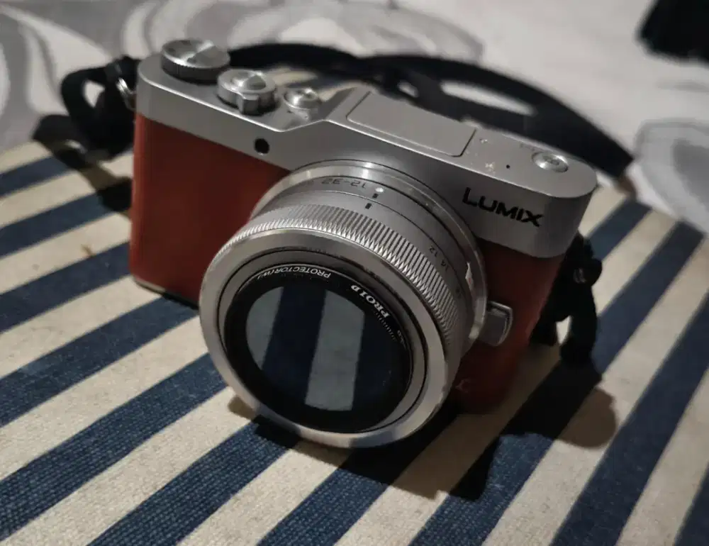 Kamera Vlog Panasonic Lumix GF9 + Lensa 12-32mm Fullset Dus Mulus