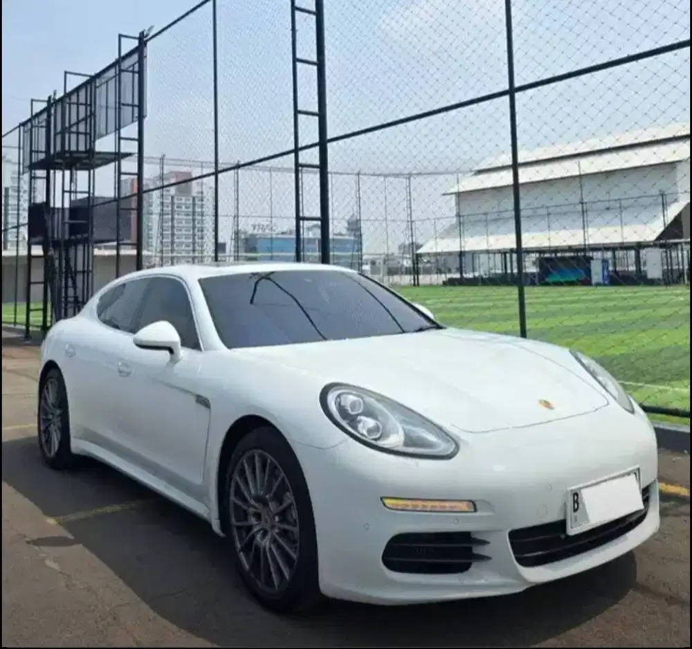 PORSCHE PANAMERA S 3.0L TURBO ATPM 2014 LOW Km 14,xxx ISTIMEWA TERAWAT