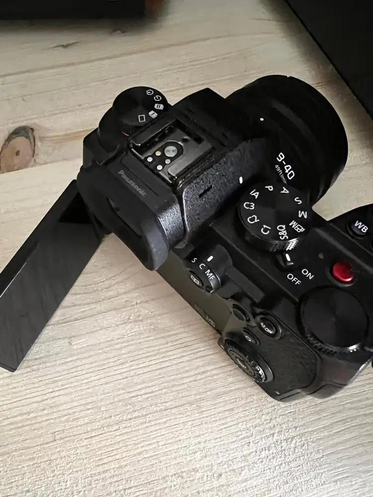 Panasonic Lumix S5 II + Lensa 18-40mm – Kondisi Sangat Baik