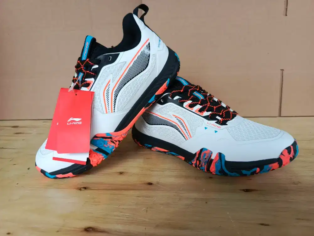 LI-NING saga lite 2