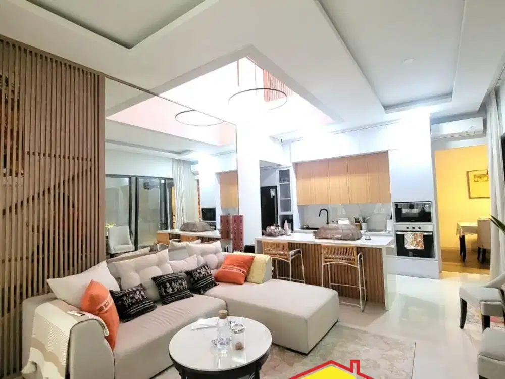 Exclusive House LT 135 m² Kitchen Set Water Heater Full AC Discovery Bintaro Sektor 9 Tangerang Selatan Masih Bisa Nego!