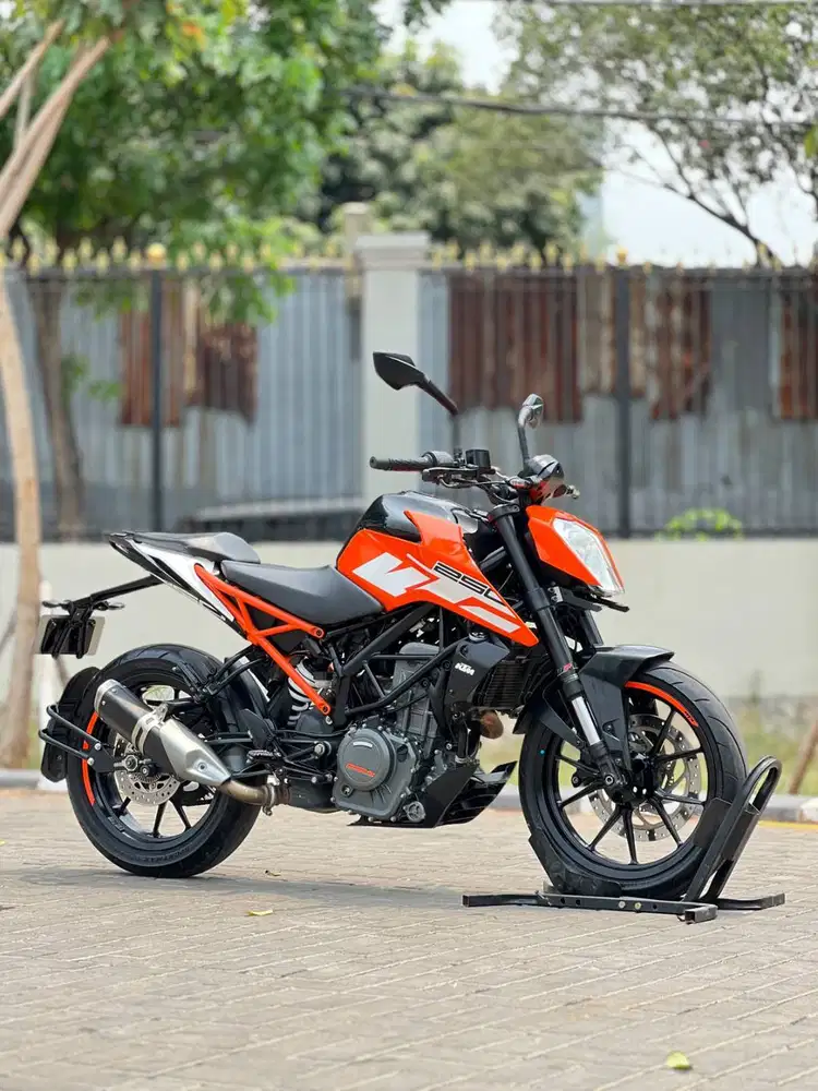 KTM DUKE 250 NON ABS 2019 ORANGE KM LOW PAJAK PANJANG FULL MULUS