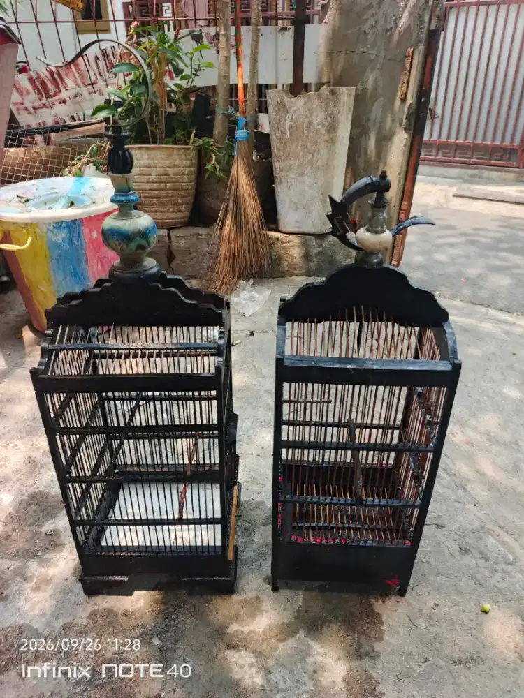 Bu kandang atau sangkar burung kecil