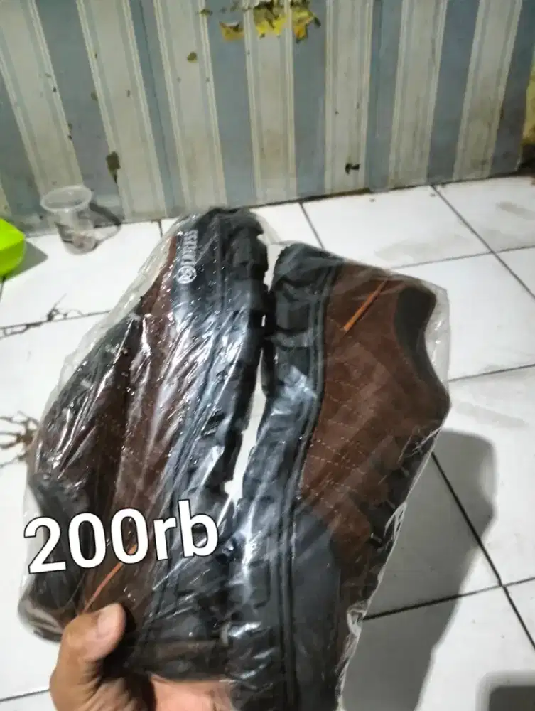 sepatu baru uk 43 buat pria