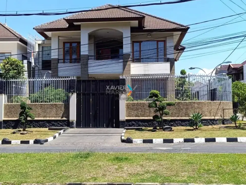 Dijual Rumah Mewah Hook 2 Lantai Boulevard Puncak Dieng Malang