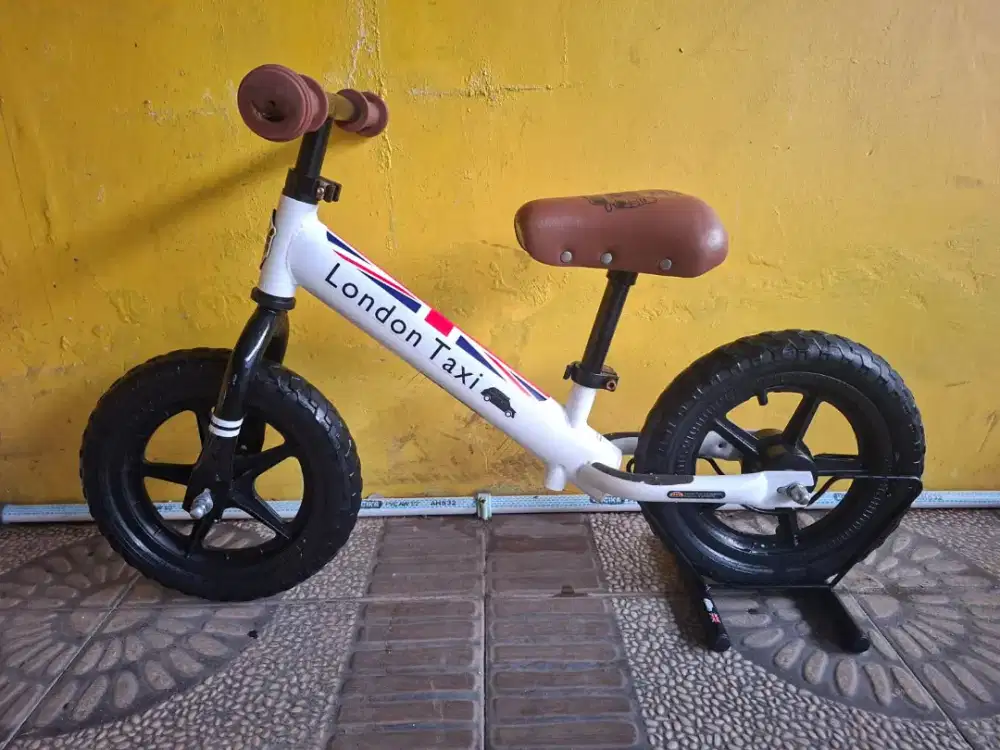 LONDON TAXI SEPEDA ANAK BALANCE BIKE