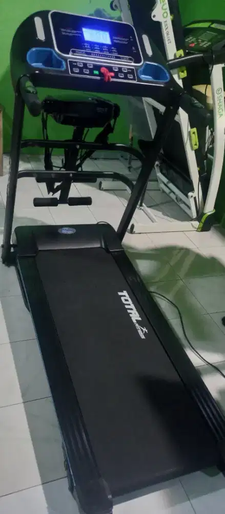 Treadmill elektrik bekas mulus bersih mesin 2HP