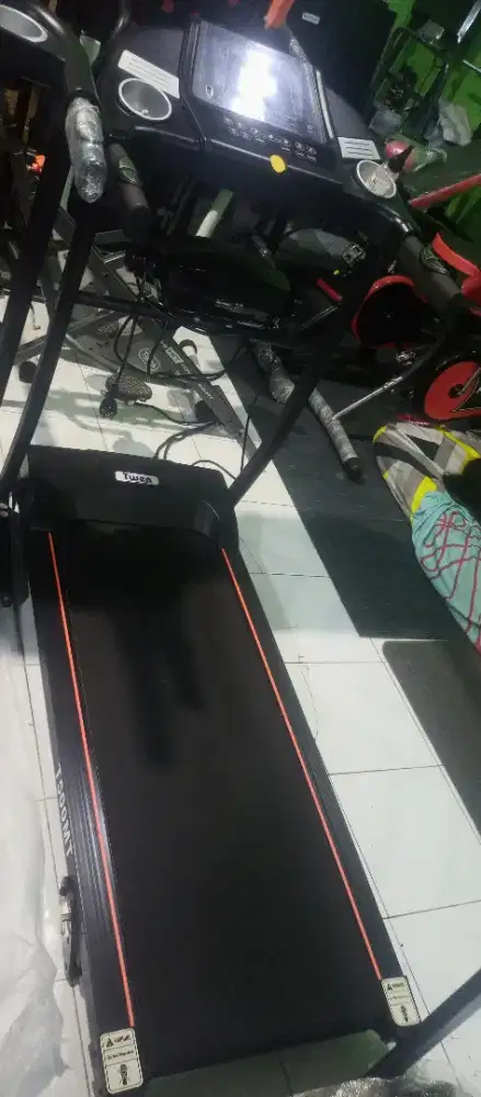 Treadmill elektrik & mesin pemijat pembakar lemak