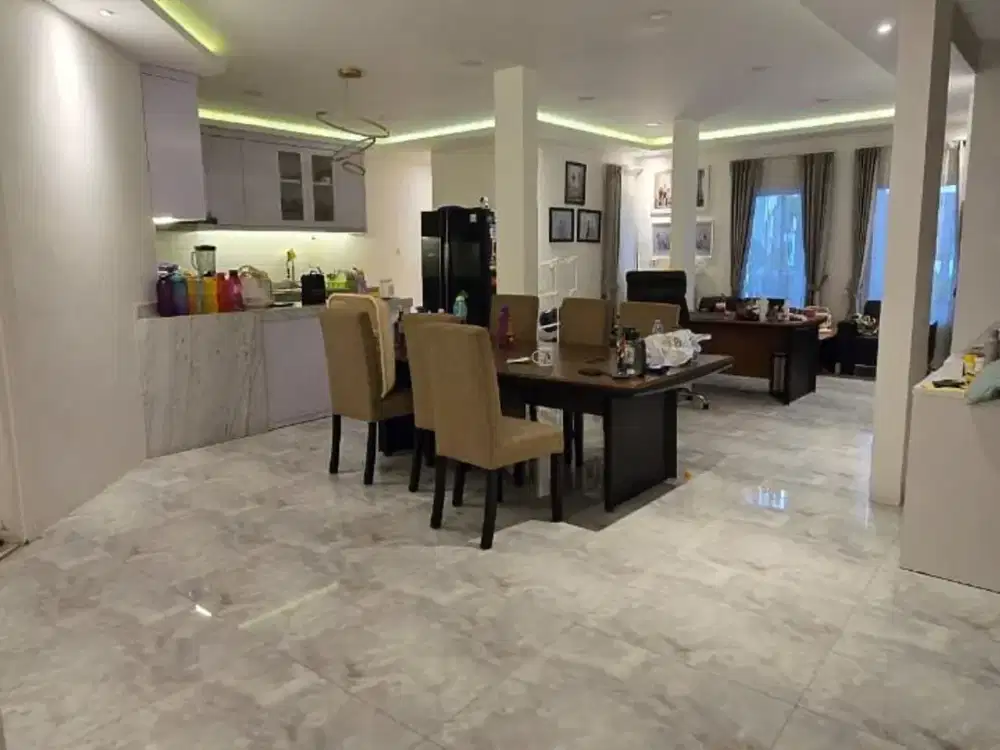 MURAH Rumah Simpang Darmo Permai STRATEGIS, FULL FURNISH MEWAH