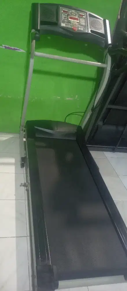 Treadmill jumbo bekas normal bersih