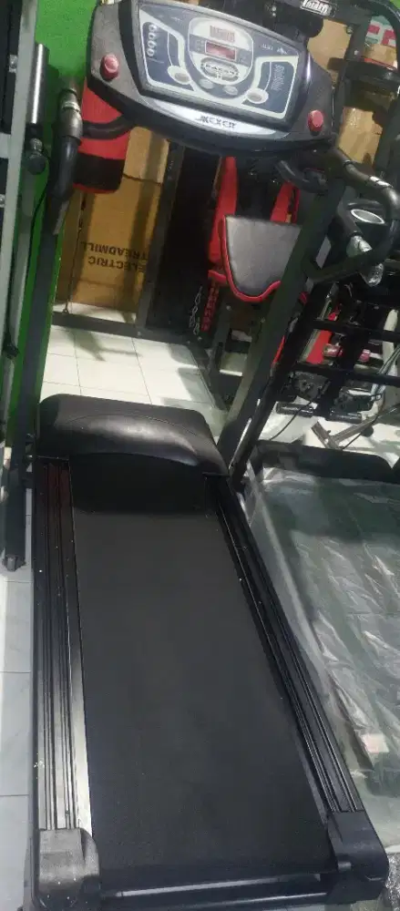 Treadmill elektrik bekas jumbo normal