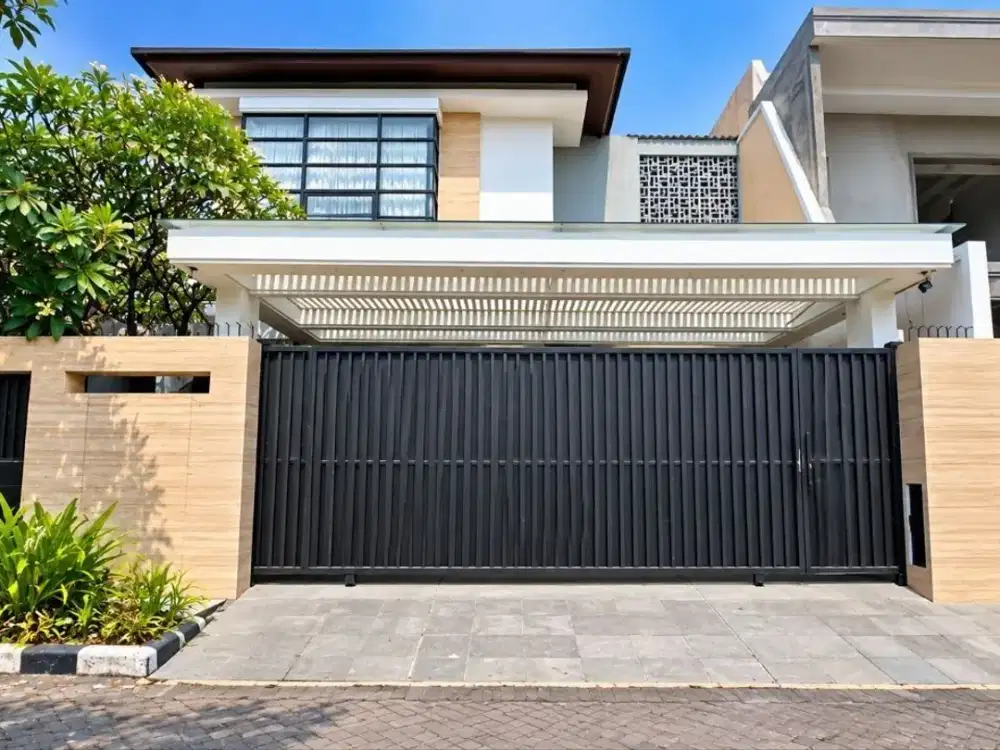 Rumah Manyar Tompotika STRATEGIS FURNISH