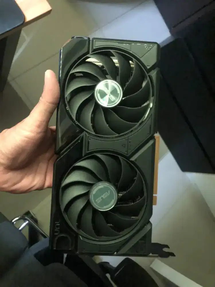 VGA RX 7600 ASUS dual 8Gb DDR6