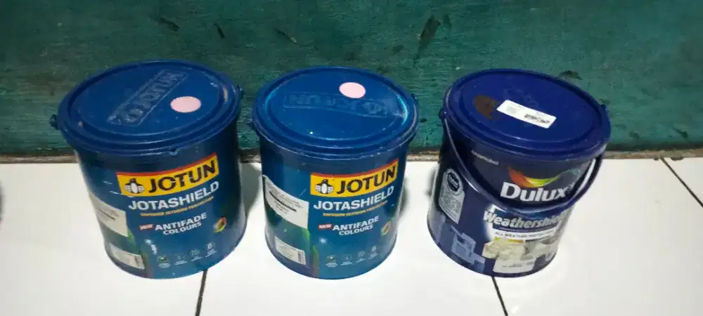 Cat Tembok (  1 Dulux +  2Jotun )