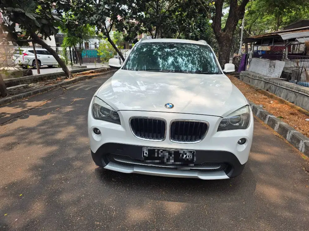 Dijual BMW X1SDRIVE 2.0D 2011 antik!!