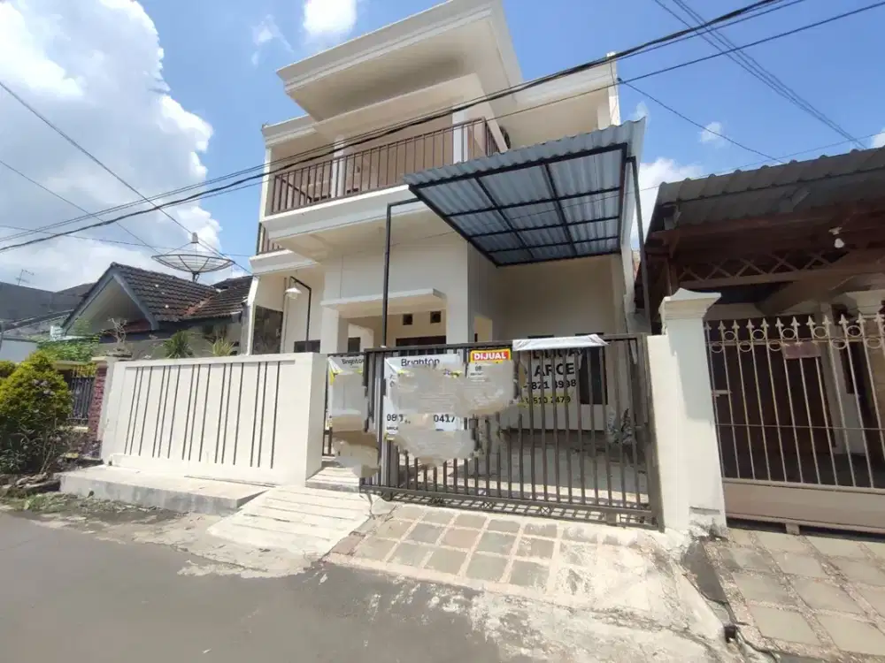 DIJUAL RUMAH BANGUNAN MINIMALIS 2 LANTAI LOKASI DEKAT RS BINA SEHAT JEMBER