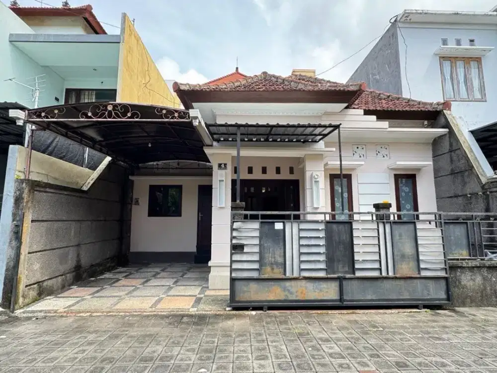 al rumah di daerah Sidakarya, Denpasar Selatan. Lokasi strategis dekat beragai fasilitas umum