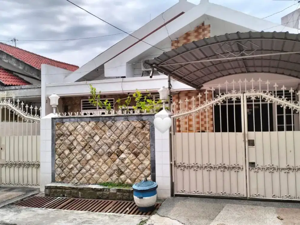 Dijual Rumah Lokasi Darmo Harapan Indah Surabaya