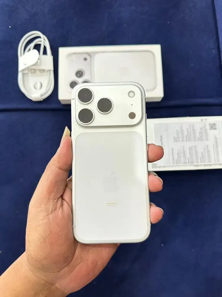 Iphone 17 pro 256gb iBox garansi feruari 2027