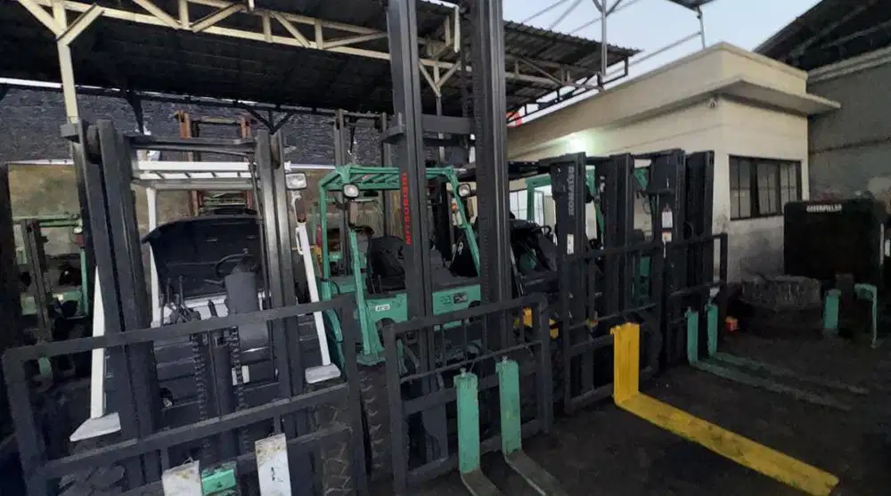 READY FORKLIFT BEKAS BERKUALITAS UNIT NORMAL TAHUN MUDA