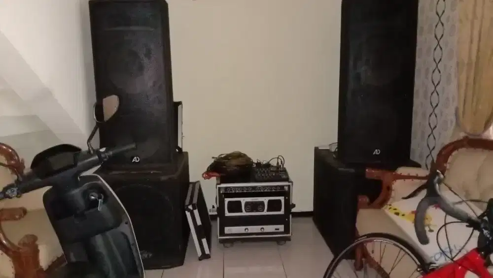Alat musik panggung 1 set