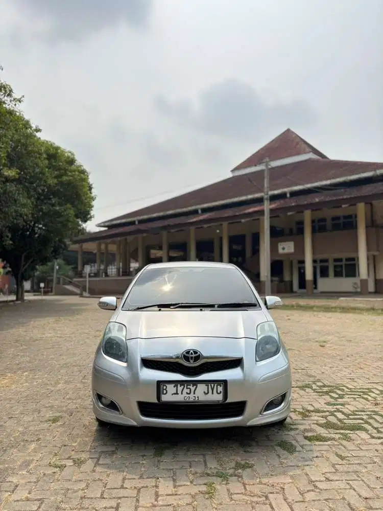 Toyota Yaris E A/T 2010