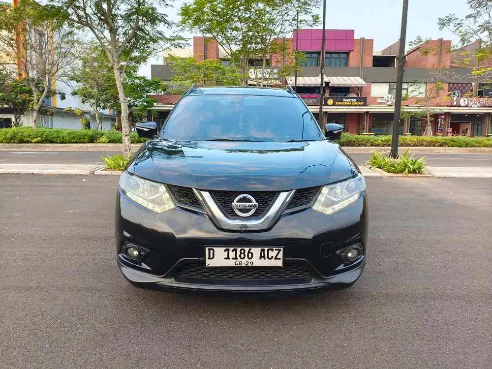 Nissan Xtrail 2.5 t32 AT 2015 hitam