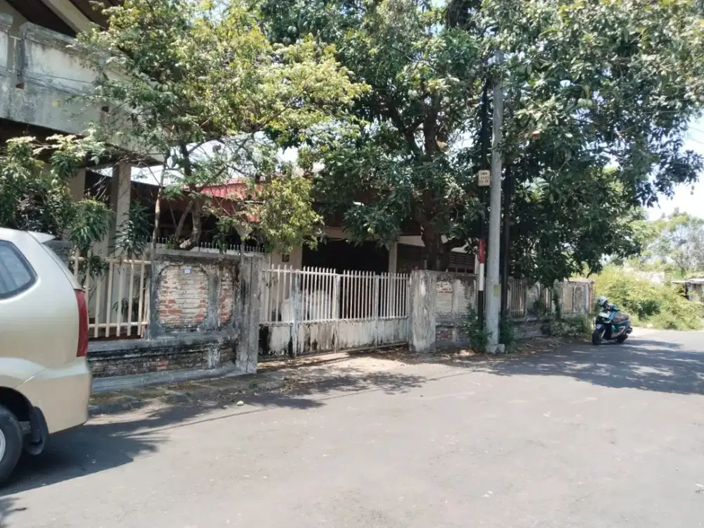 TANAH BERISI BANGUNAN 2 LANTAI DI JL GN AGUNG DENPASAR DEKAT HOTEL