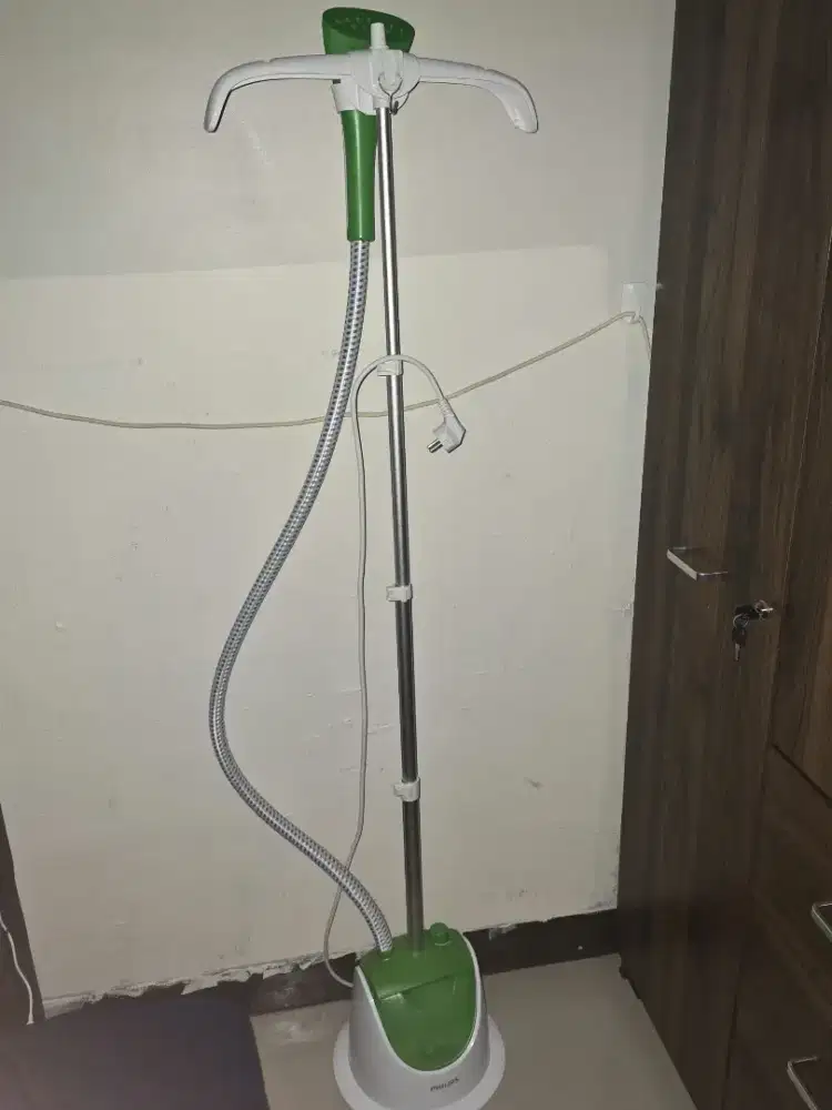 setrika uap Polytron