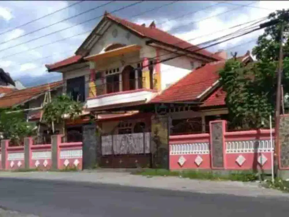 Disewakan rumah besar & luas depok sleman dekat jln raya tajem