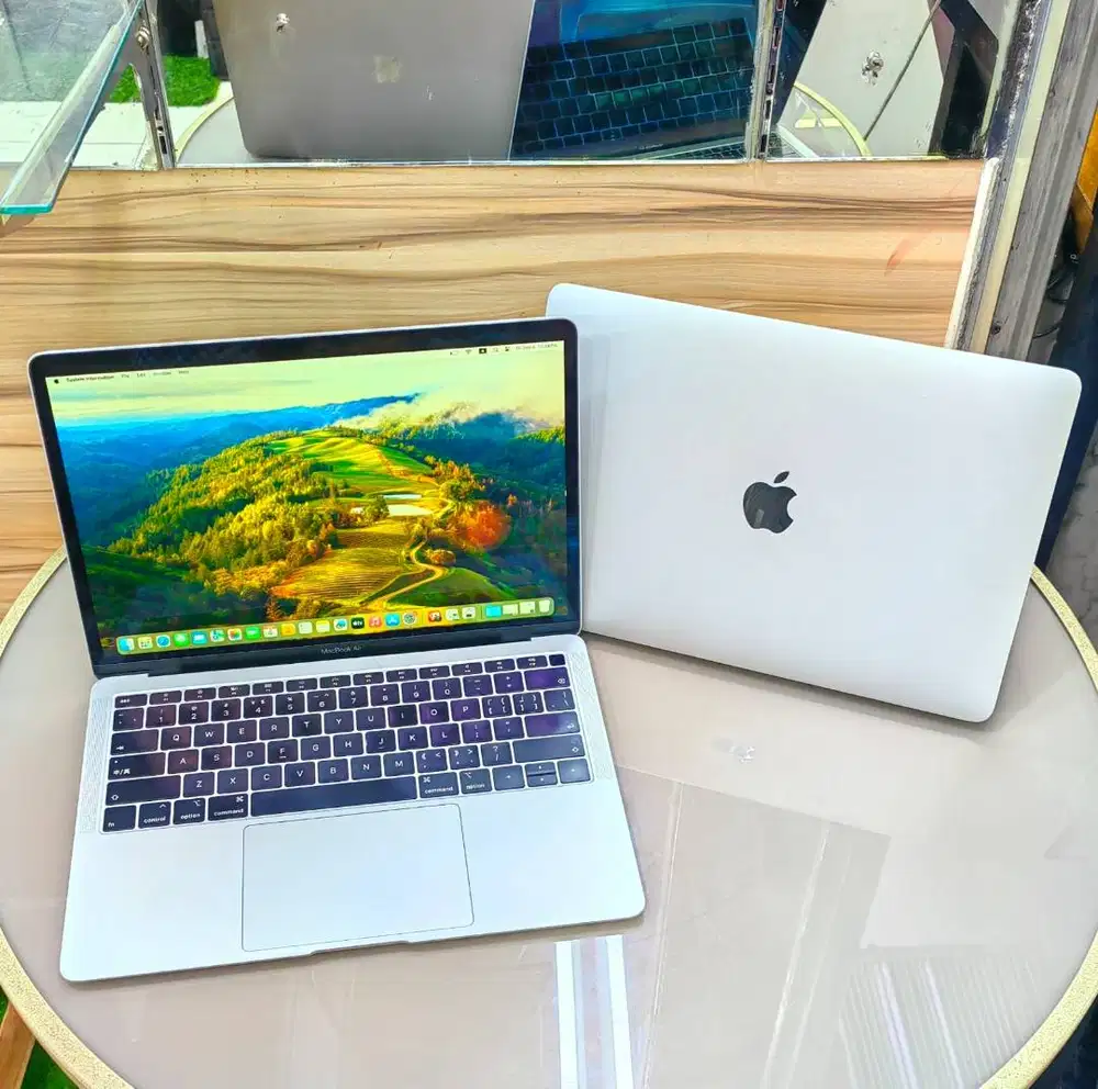 APPLE MACBOOK AIR 2019 CORE I5 1.6GHZ SSD 256GB LAYAR 13 INCH *DC