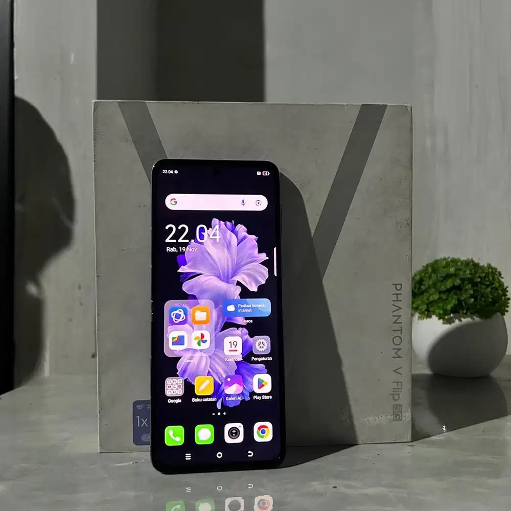 Techno phantom v flip 5G 8/256gb siap pakai