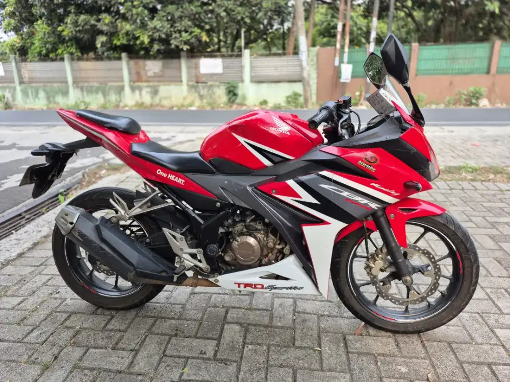 Dijual Honda CBR 150R Facelift tahun 2019 pajak hidup